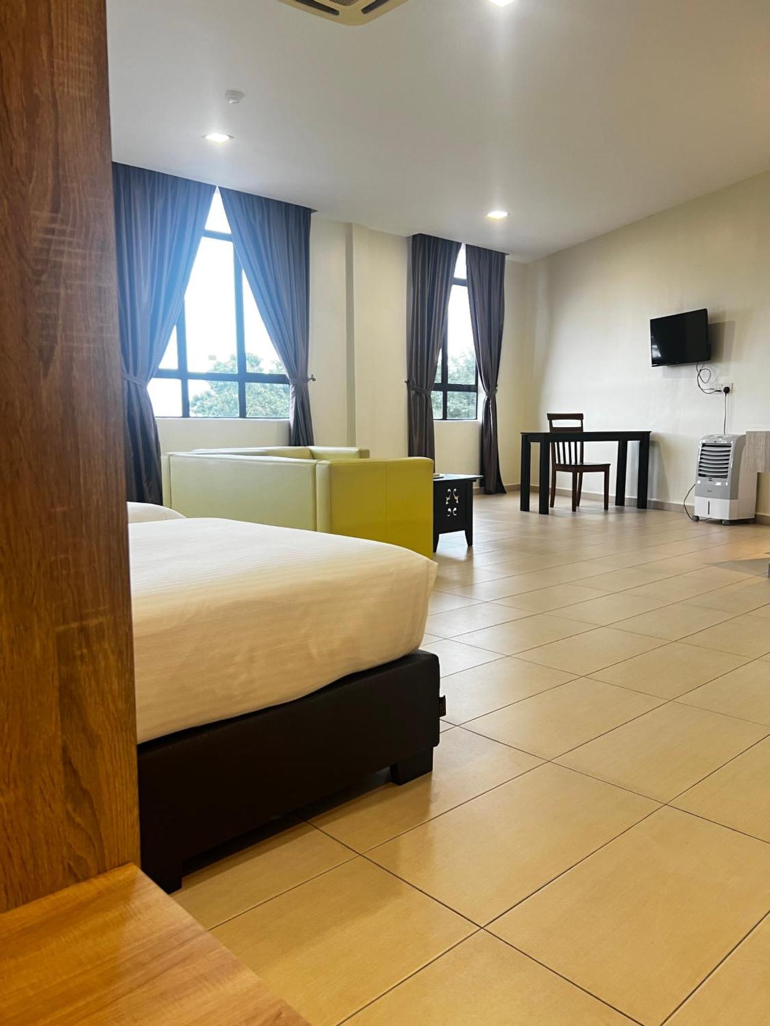 Sin Lien Hotel Keluang Zewnętrze zdjęcie